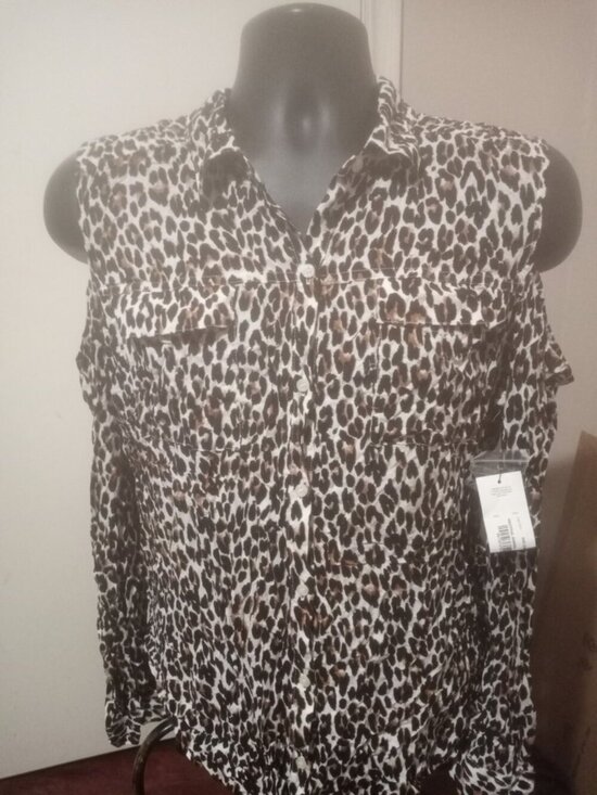 A.N.A. A New Approach Tops - New A.N.A Neutral Animal Women's Blouse Size XL Leopard Print Button shirt